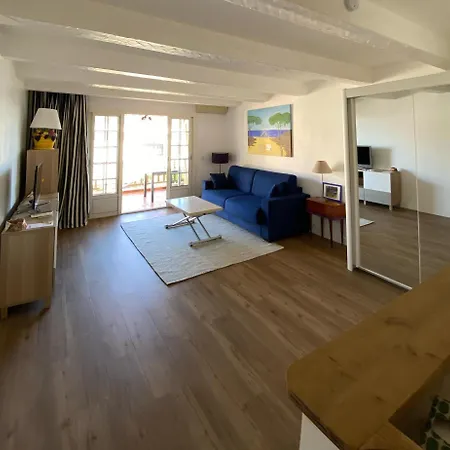 Apartment Emeraude *