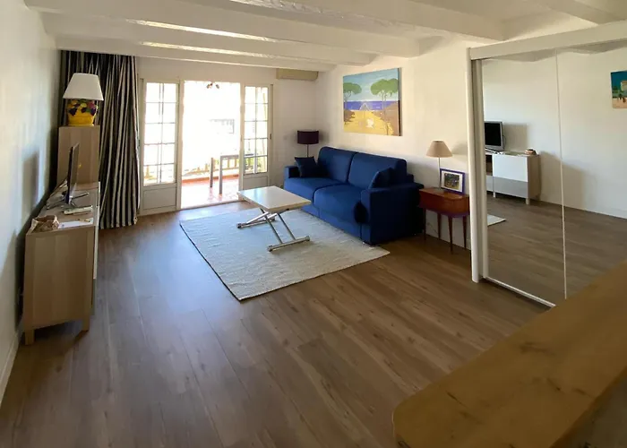 Апартаменты Emeraude *